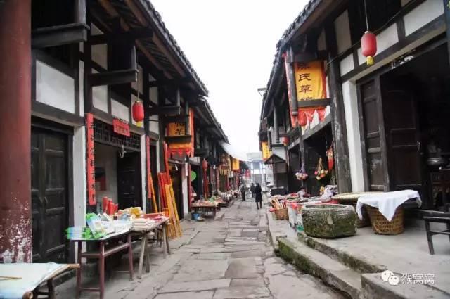 探索阔腿裤都烂大街了,哪些裤子才是真时髦呢?的知识星球平台,尽享专业学习与分享